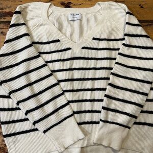 Old Navy sweater size L